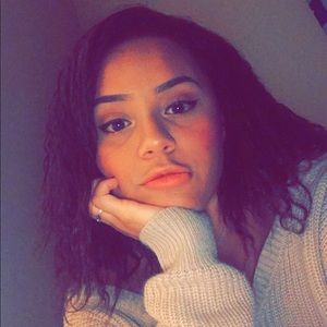 Meet your Posher, Mya